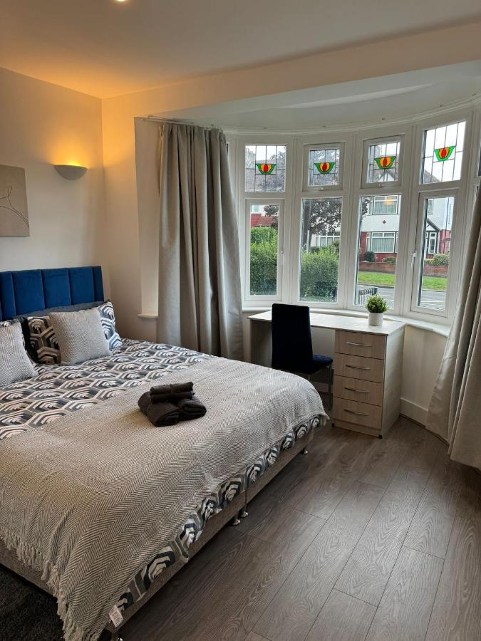 Smart Guest Rooms Fast Access To Central London Via Piccadilly Line New Southgate Εξωτερικό φωτογραφία