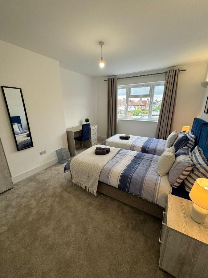 Smart Guest Rooms Fast Access To Central London Via Piccadilly Line New Southgate Εξωτερικό φωτογραφία
