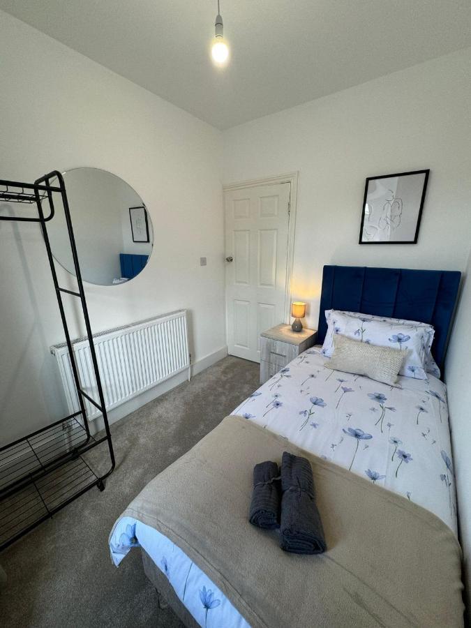 Smart Guest Rooms Fast Access To Central London Via Piccadilly Line New Southgate Εξωτερικό φωτογραφία